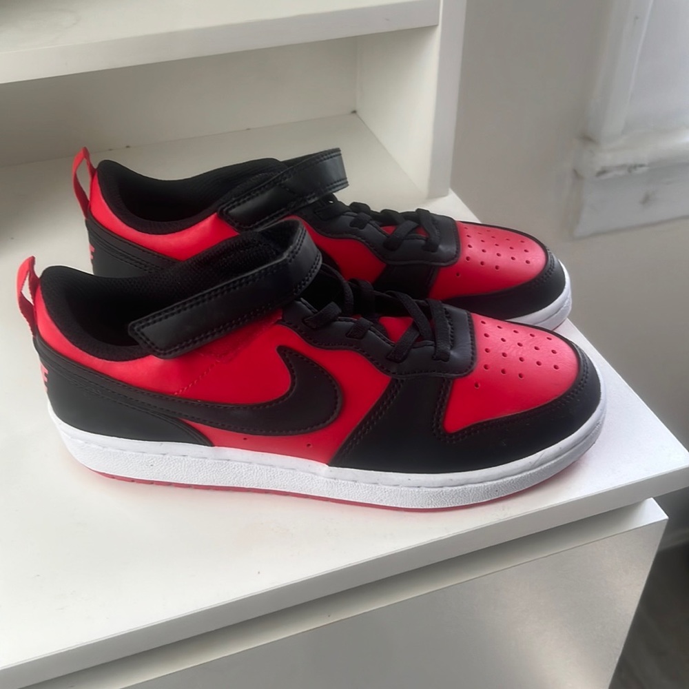 BRAND NEW KIDS NIKE LOW DUNKS SIZE 3Y